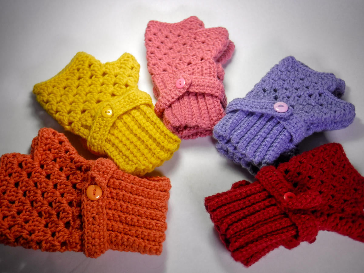 Mother’s Warm Crocheted Fingerless Gloves